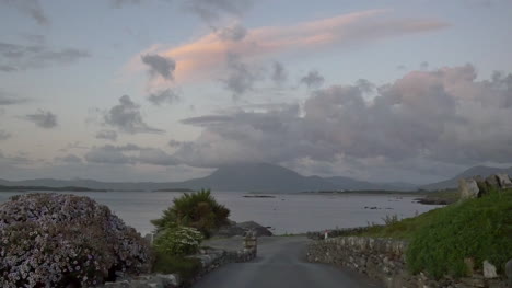 Irland-County-Galway-Rinvyle-Road-Und-Wolken-Nach-Sonnenuntergang