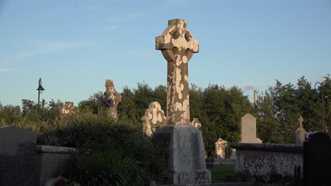 Keltisches-Kreuz-Der-Irischen-Grafschaft-Sligo-Auf-Dem-Drumcliff-Friedhof