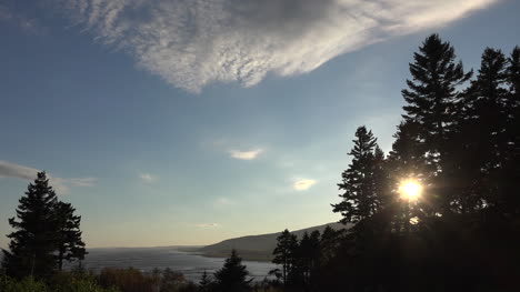 Kanada-Hopewell-Rocks-Bay-Of-Fundy-Big-Cloud-Kurz-Vor-Sonnenuntergang