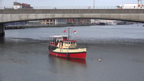 Northern-Ireland-Belfast-Pleasure-Boat-On-The-River-Lagan