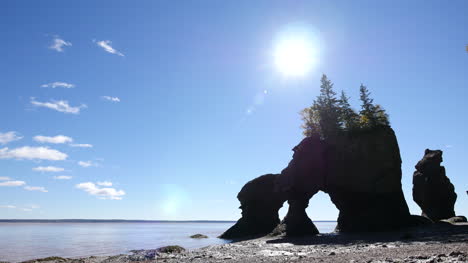 Canada-New-Brunswick-Hopewell-Rocks-Bright-Sun