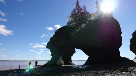 Canada-New-Brunswick-Hopewell-Rocks-Many-Sun-Spots
