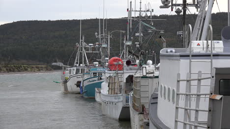 Canada-Nova-Scotia-New-Yarmouth-High-Tide-Row-Of-Boats