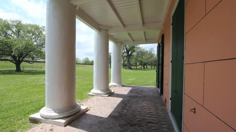 Louisiana-Chalmette-Plantation-House-Porch