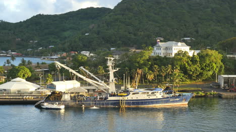 Amerikanisch-Samoa-Schiff-Angedockt