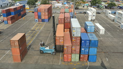 Fiji-Suva-Docks-Lifting-Container-Onto-Stack