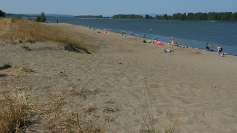 Oregon-Columbia-River-Beach-With-People