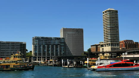 Australia-Sydney-Ferry-Approaches-Circular-Quay
