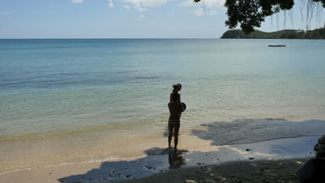 New-Caledonia-Girls-By-A-Lagoon