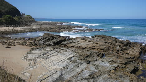 Australia-Great-Ocean-Road-Rocky-Outcrop-And-Waves