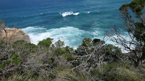 Australia-Great-Ocean-Road-Waves