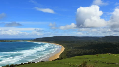 New-Zealand-Catlins-Tautuku-Bay-With-Cloud
