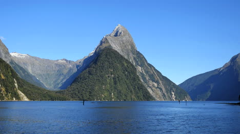 New-Zealand-Milford-Sound-Mitre-Peak-And-Cirque