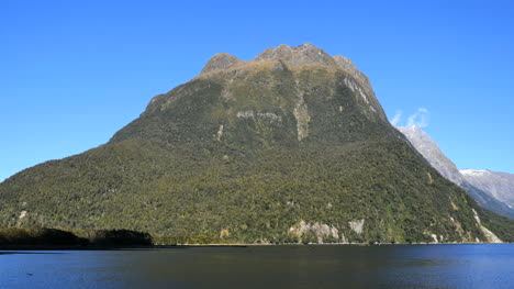 New-Zealand-Milford-Sound-Mitre-Peak-Side-View