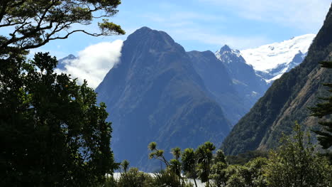 Vistas-Del-Pico-De-Nueva-Zelanda-Milford-Sonido