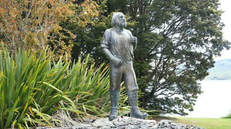 Neuseeland-Mackinnon-Entdeckerstatue-Aus-Dem-19.-Jahrhundert