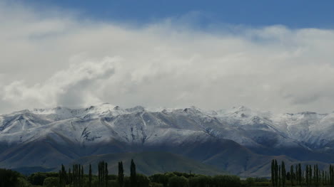 New-Zealand-View-Of-Southern-Alps-Pan-And-Zoom