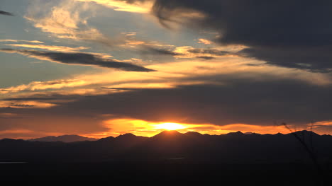 Arizona-Aus-Dem-Sonnenuntergang-Herauszoomen