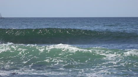California-Santa-Cruz-Waves-And-Kayak