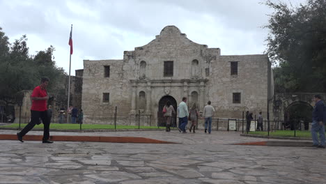 Texas-San-Antonio-Alamo-With-Visitors