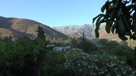 Chile-Temprano-En-La-Mañana-Vista-A-La-Montaña