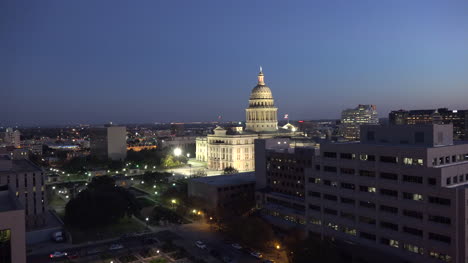 Texas-Austin-Capitol-Building-Am-Abend-Vergrößern