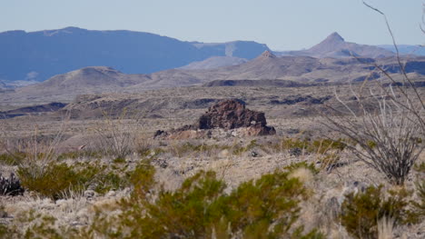 Texas-Big-Bend-Rocks-In-The-Desert