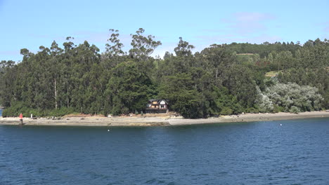 Chile-Estero-De-Castro-Haus-Am-Ufer