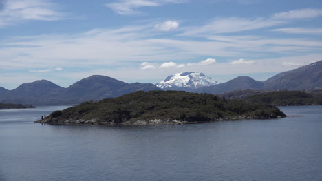 Chile-Mount-Burney-Vulkangipfel-Jenseits-Der-Insel
