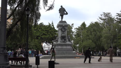 Chile-Punta-Arenen-Statue-Von-Magellan