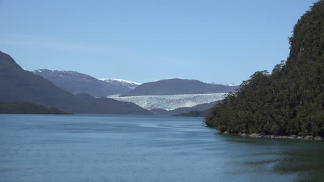 El-Glaciar-Tempanos-De-Chile-Se-Mueve-Fuera-De-La-Vista