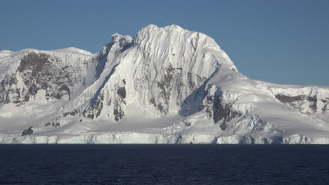 Antarktis-Schneebedeckte-Bergplatte
