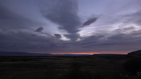 Argentinien-Patagonien-Dunkle-Abendwolken