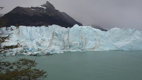 Argentina-Glacier-Park-Zooms-In-On-Ice