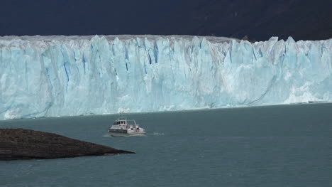 Argentina-Boat-At-Perito-Moreno-Glacier