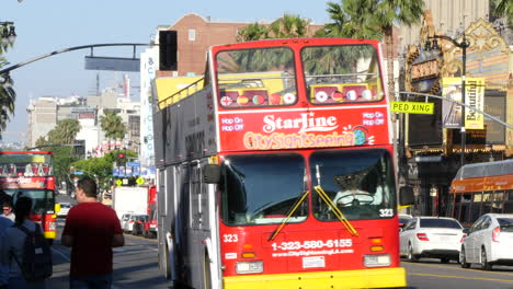 Los-Angeles-Sightseeing-Bus-On-A-Street-In-Hollywood