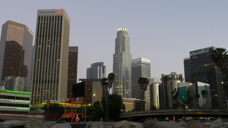 Skyline-Von-Los-Angeles-Wird-Dunkler-Im-Zeitraffer