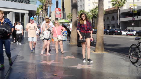 Los-Angeles-Time-Lapse-View-Of-People-On-A-Hollywood-Sidewalk