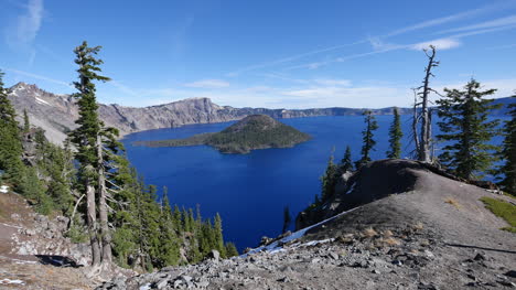 Oregon-Crater-Lake-Vista-With-Wizard-Island-Long-View