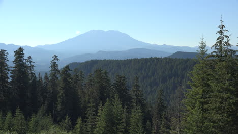 Washington-Mount-St-Helens-With-Evergreens