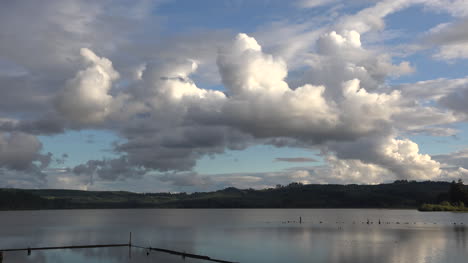 Washington-Silver-Lake-Nubes-Crecientes