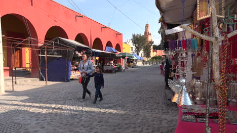 Mexico-Atotonilco-Street-With-Stands