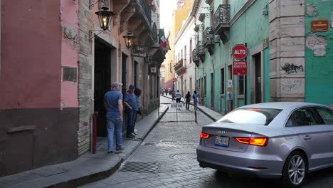Mexico-Guanajuato-Cars-And-Narrow-Street