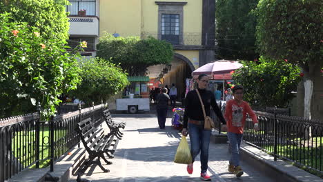 Mexico-Tlaquepaque-Walk-With-Benches
