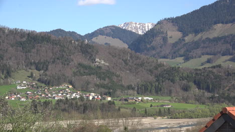 Schweiz-Fernes-Dorf-Und-Alpen