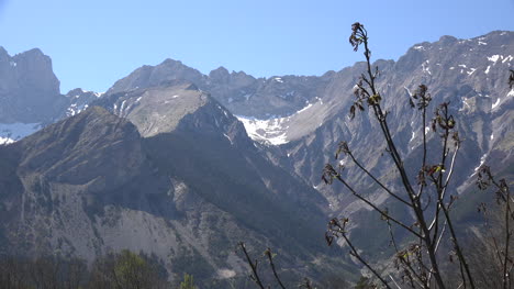 Frankreich-Alpenkamm-Mit-Kar-Zoom-In