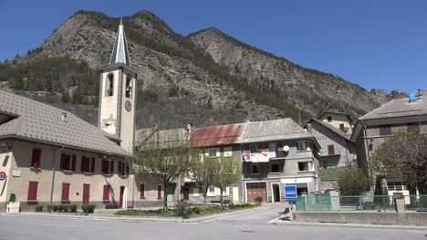 Frankreich-Condamine-chatelard-Kirche-Und-Häuser