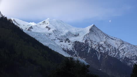 Frankreich-Mont-Blanc-Zoom-Zur-Ansicht-Mit-Mond