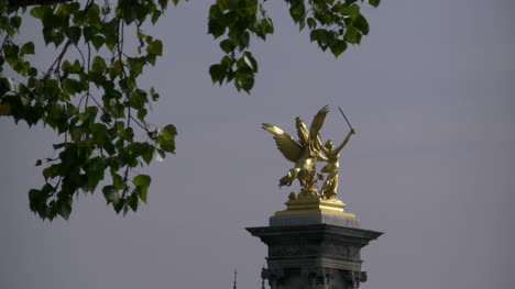 Paris-Pont-Alexandre-III-Victory-statue