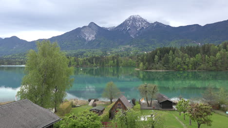 österreich-Faaker-See-Und-Bergblick